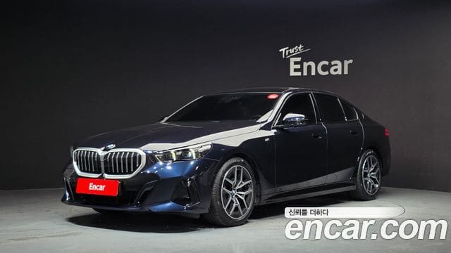 BMW 5 Series — фото 1