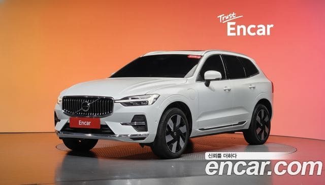 Volvo XC60 — фото 1