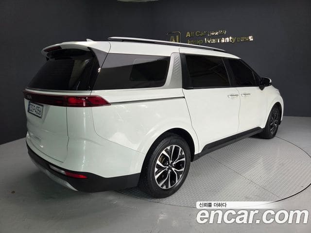 Kia Carnival — фото 1
