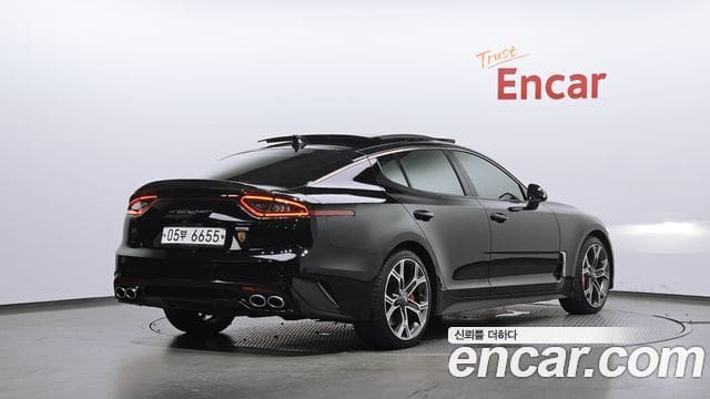 Kia Stinger — фото 1