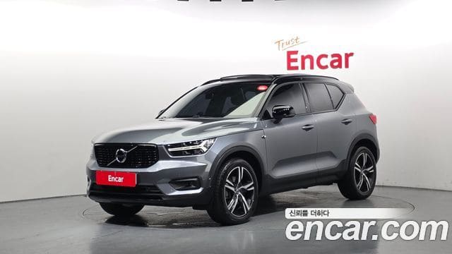 Volvo XC40 — фото 1