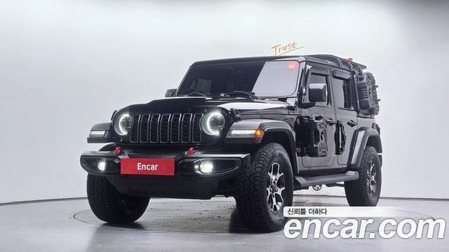 Jeep Wrangler — фото 1
