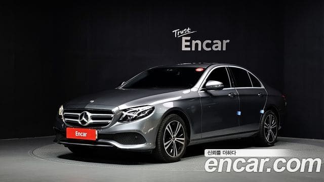 Mercedes-Benz E-Class — фото 1