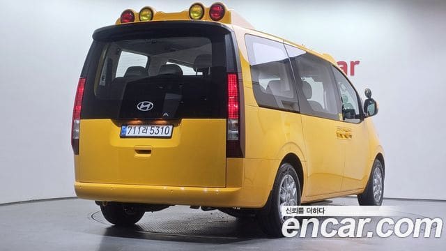 Hyundai Staria — фото 1
