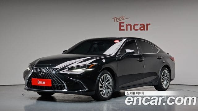 Lexus ES300h — фото 1