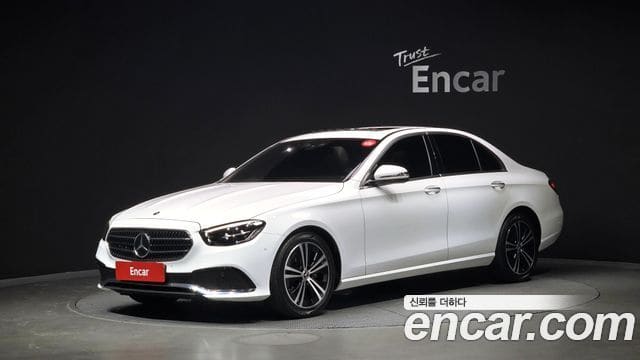 Mercedes-Benz E-Class — фото 1