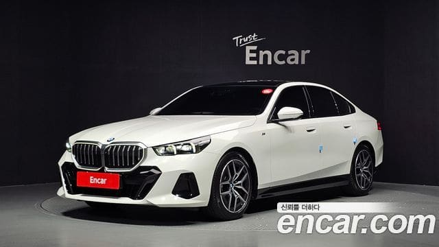 BMW 5 Series — фото 1