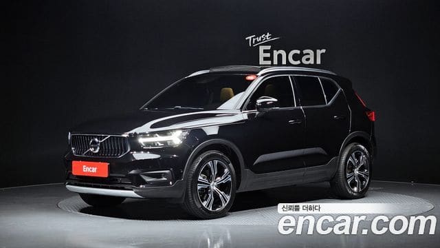 Volvo XC40 — фото 1