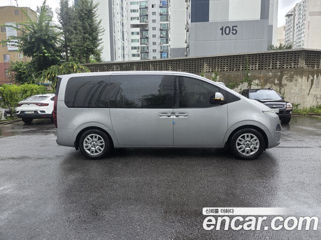 Hyundai Staria — фото 1