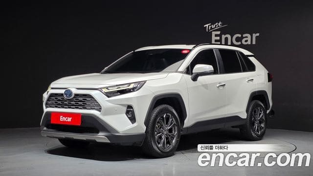 Toyota RAV4 — фото 1