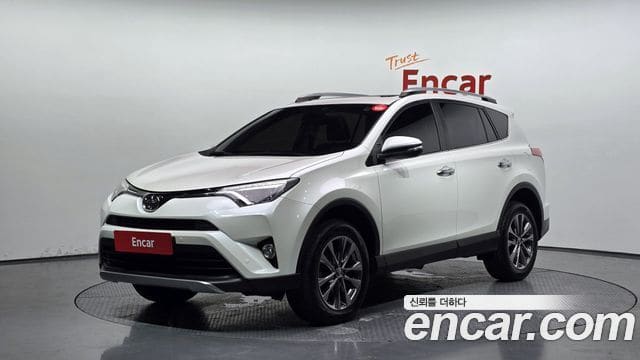 Toyota RAV4 — фото 1