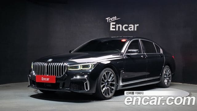 BMW 7 Series — фото 1