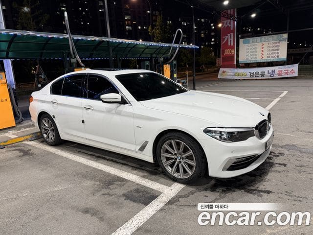 BMW 5 Series — фото 1