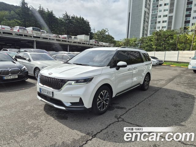 Kia Carnival — фото 1