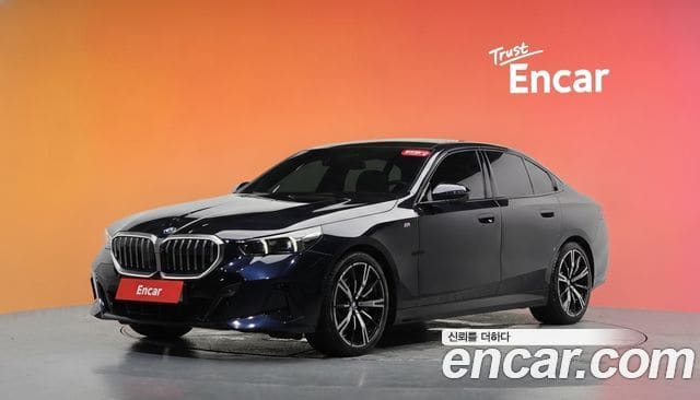 BMW 5 Series — фото 1