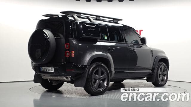 Land Rover Defender — фото 1
