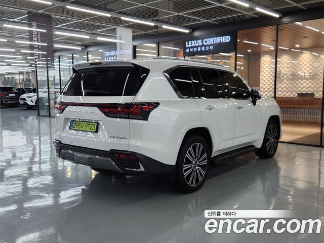 Lexus LX — фото 1