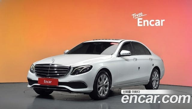 Mercedes-Benz E-Class — фото 1