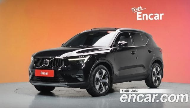 Volvo XC40 — фото 1