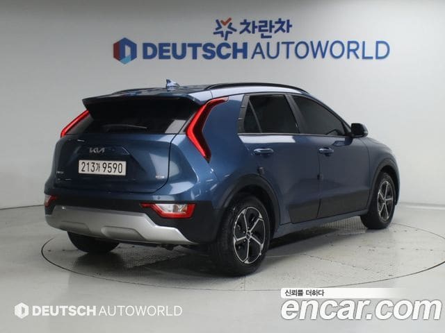 Kia Niro — фото 1