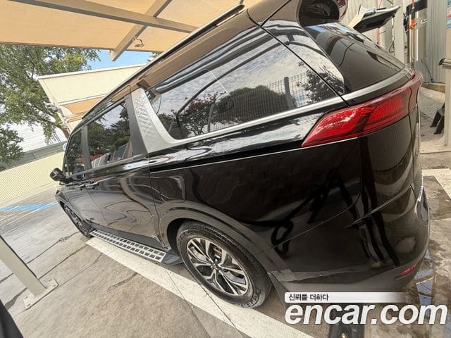 Kia Carnival — фото 1