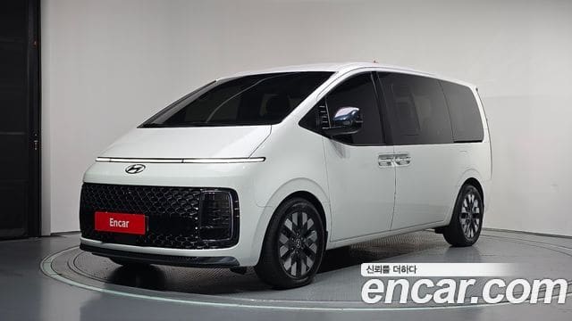 Hyundai Staria — фото 1