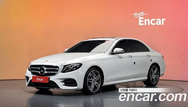 Mercedes-Benz E-Class — фото 1