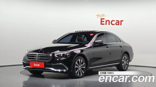 Mercedes-Benz E-Class — фото 1