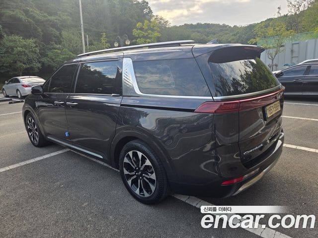 Kia Carnival — фото 1