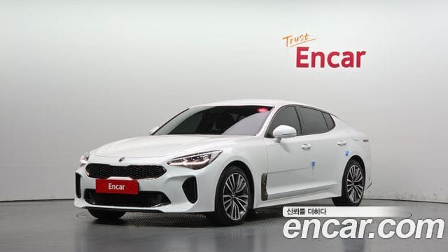 Kia Stinger — фото 1