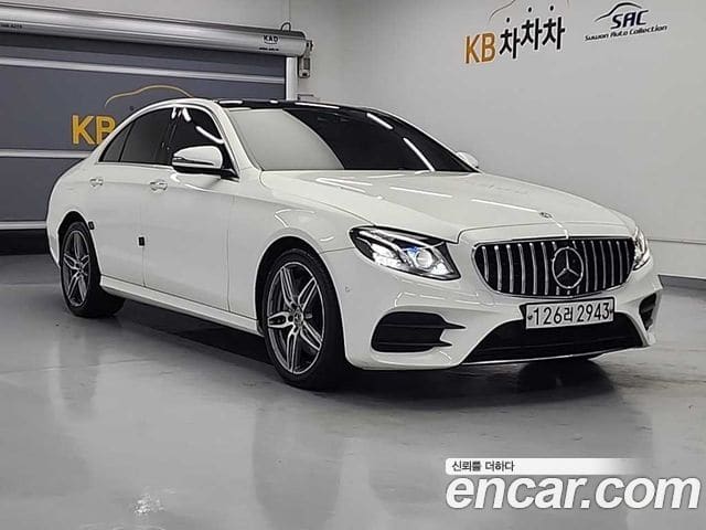 Mercedes-Benz E-Class — фото 1
