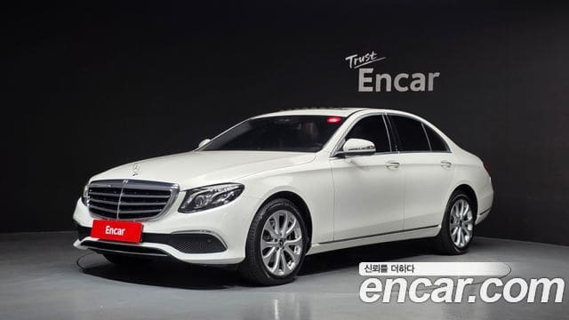 Mercedes-Benz E-Class — фото 1