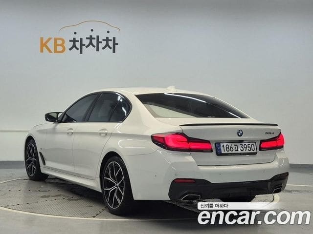 BMW 5 Series — фото 1