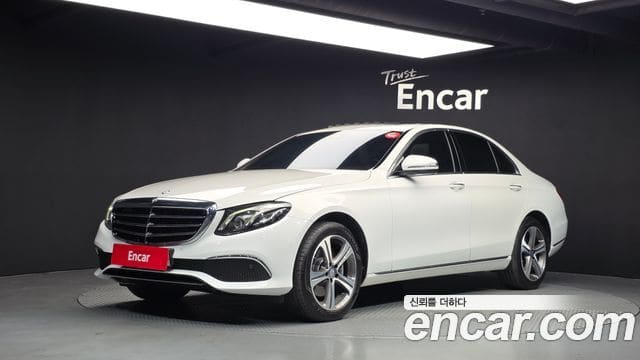 Mercedes-Benz E-Class — фото 1
