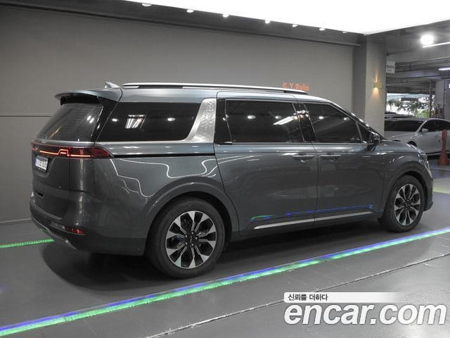 Kia Carnival — фото 1
