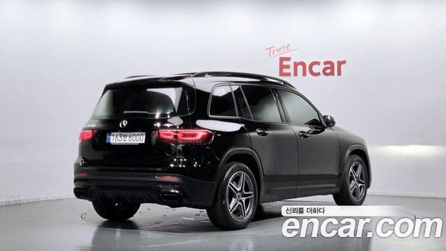 Mercedes-Benz GLB-Class — фото 1