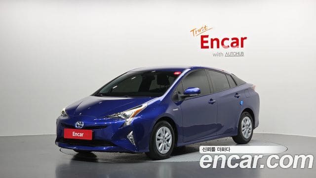 Toyota Prius — фото 1