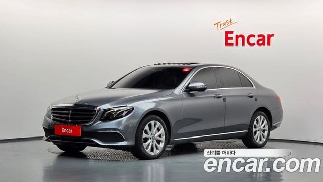 Mercedes-Benz E-Class — фото 1