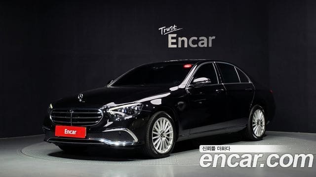 Mercedes-Benz E-Class — фото 1