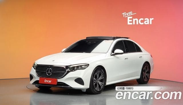 Mercedes-Benz E-Class — фото 1