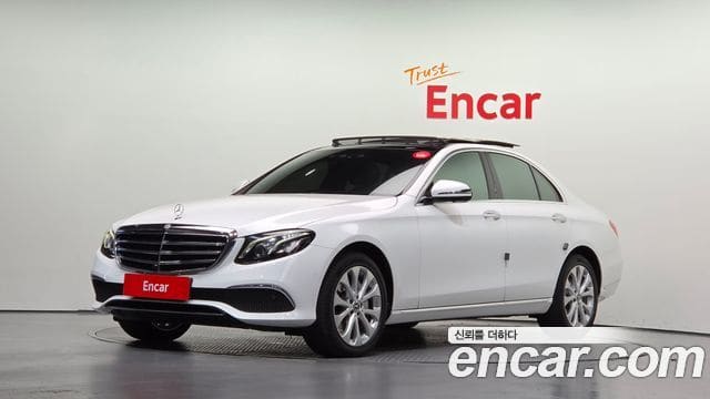 Mercedes-Benz E-Class — фото 1