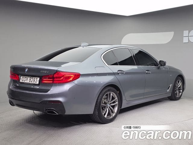 BMW 5 Series — фото 1