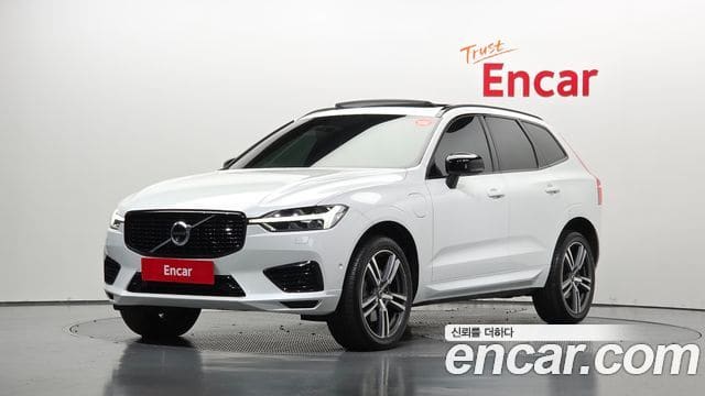 Volvo XC60 — фото 1