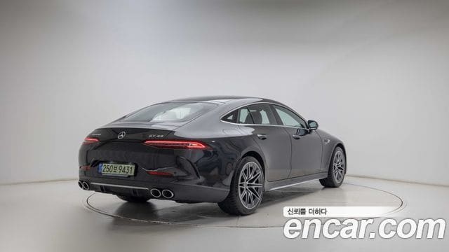 Mercedes-Benz AMG GT — фото 1