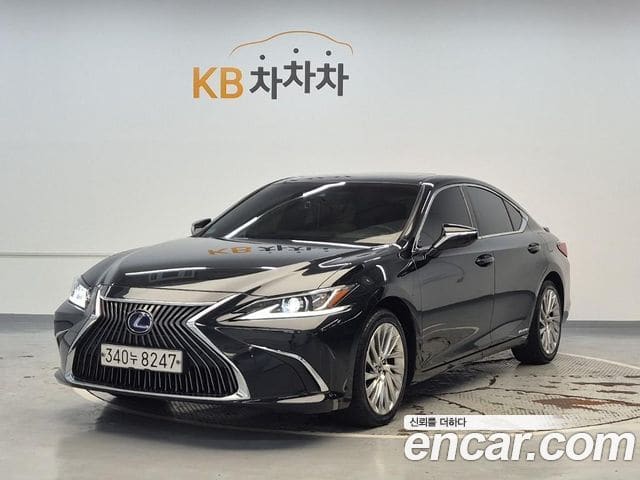 Lexus ES300h — фото 1