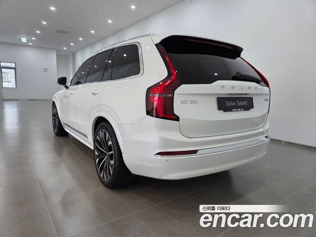 Volvo XC90 — фото 1