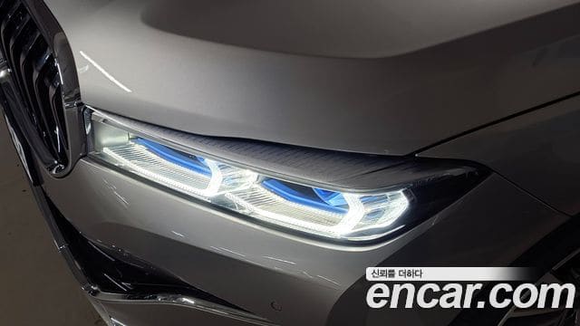 BMW 7 Series — фото 1