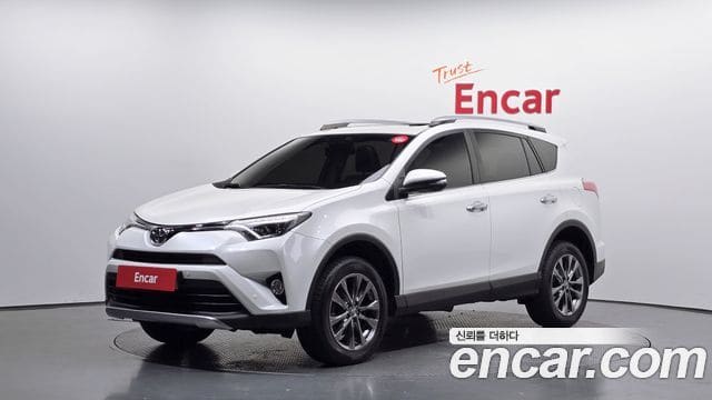 Toyota RAV4 — фото 1
