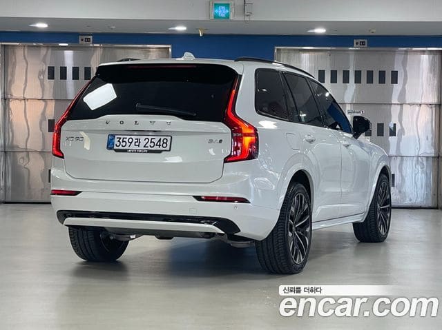 Volvo XC90 — фото 1