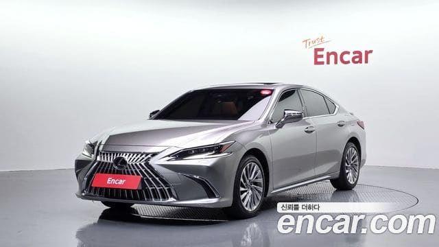 Lexus ES300h — фото 1